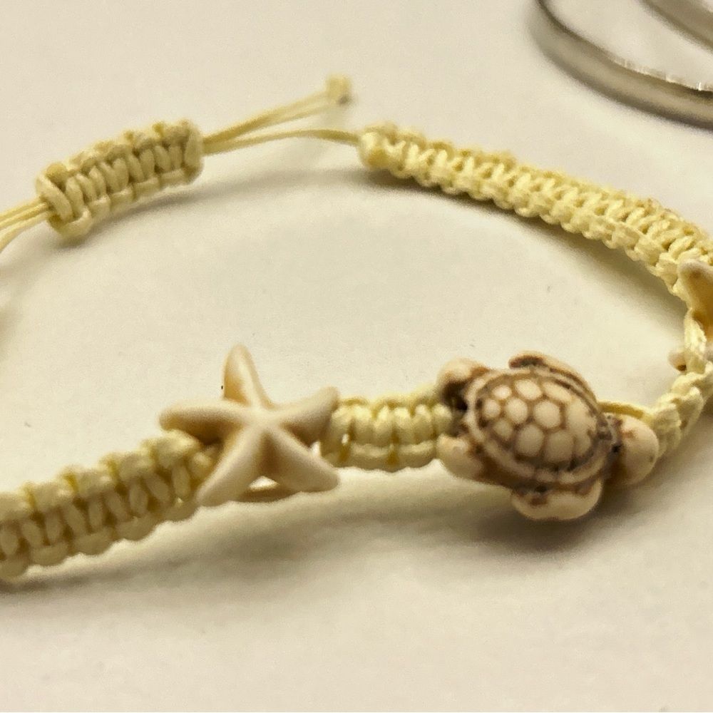 Bracelets - Picture 13 of 16